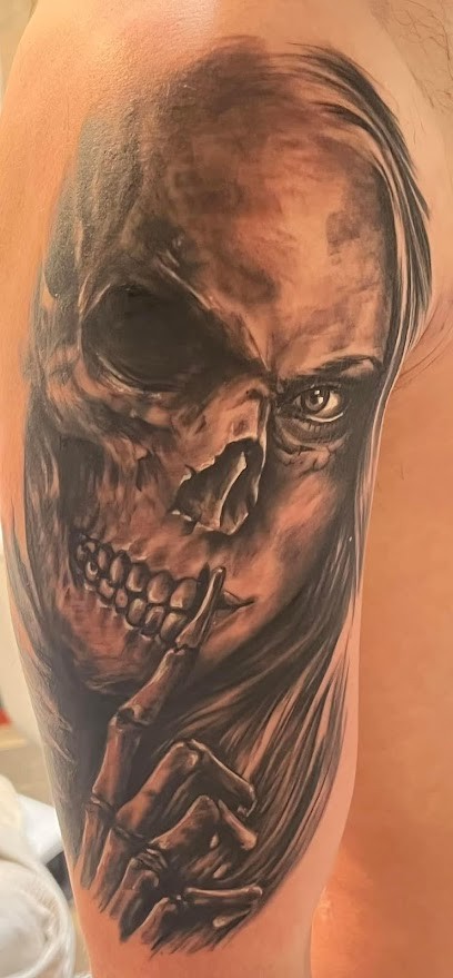BELLA TATTOO, Tatoueur à Woustviller