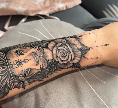 Pin-up Tattoo, Tatoueur au Soler