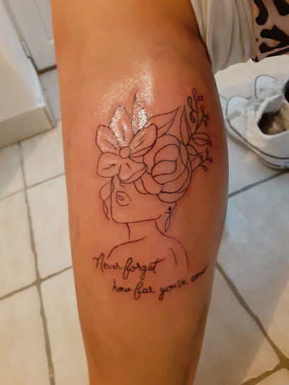Hel'tattoo Tatouage Spirituel Et Thérapeutique, Tatoueur au Mesnil-Garnier