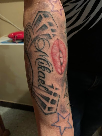 lam tattoo studio privé, Tatoueur à Saint-Féliu-d'Avall