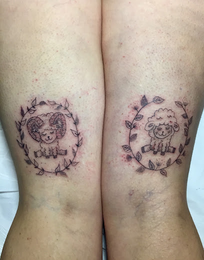 Mama Lili Tattoo, Tatoueur à Seyne