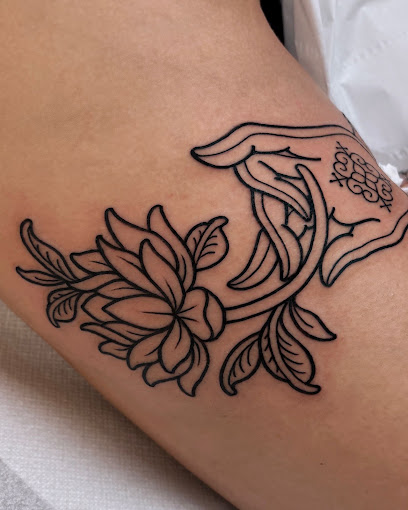 Linked Tattoo Club, Tatoueur à Antibes