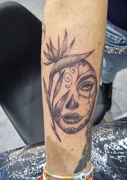 Bloom Inkdustry Tatouages Et Piercings, Tatoueur à Lunéville