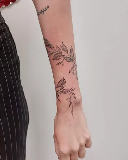 Larsen'ink Tattoo, Tatoueur à Sanvensa