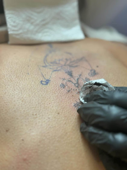 Valkyr Ink, Tatoueur à Plévin