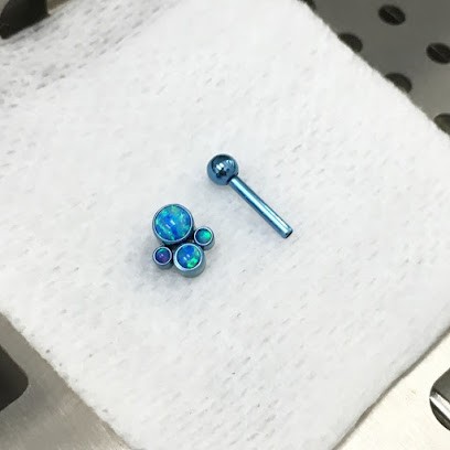 Akeron BodyMod Tatouage Piercing Nice, Tatoueur à Nice