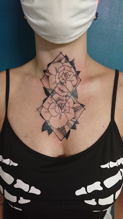 Dans l'antre - piercing&tattoo workshop, Tatoueur à Monflanquin