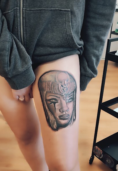 A base d'encres, Tatoueur à Villefranche-de-Rouergue