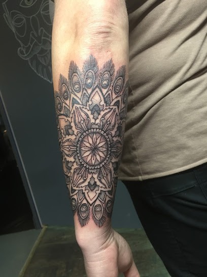 Encre Les Lignes, Tatoueur à Plérin