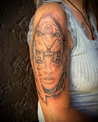 ufk tattoo shop ( salon de tatouage ), Tatoueur à Solliès-Pont