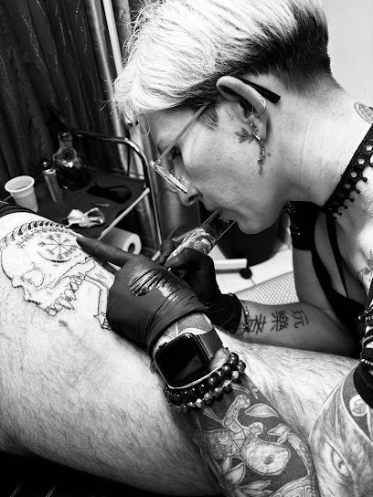 Del Tattoo, Tatoueur à Saint-Vulbas
