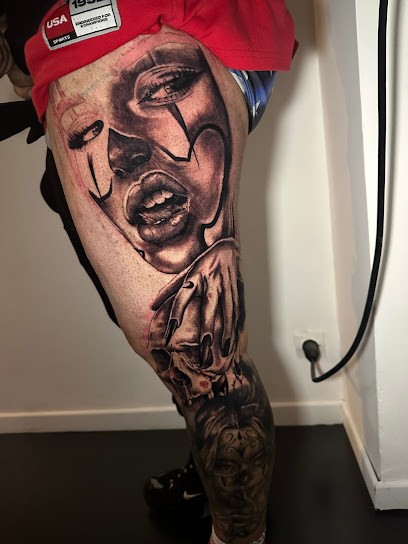 L’encre de saturne, Tatoueur à Villars